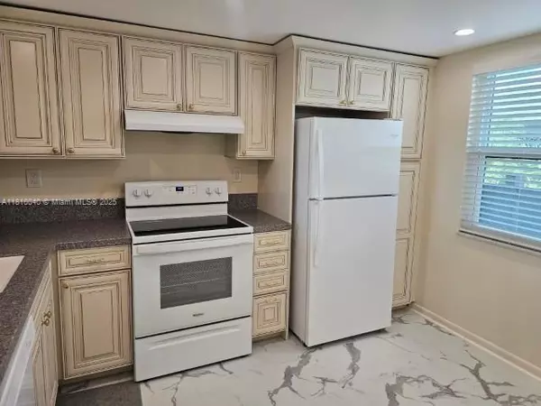 Pembroke Pines, FL 33026,900 Colony Point Cir #505
