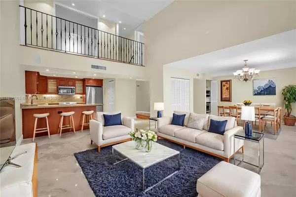 Aventura, FL 33180,20351 W Country Club Dr #TH17