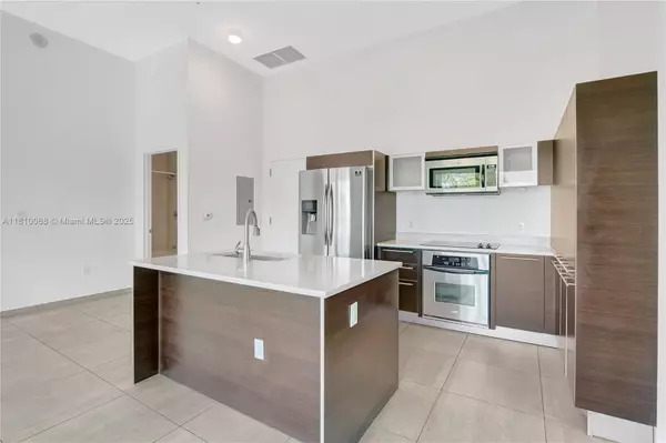 Miami, FL 33132,1900 N Bayshore Dr #507