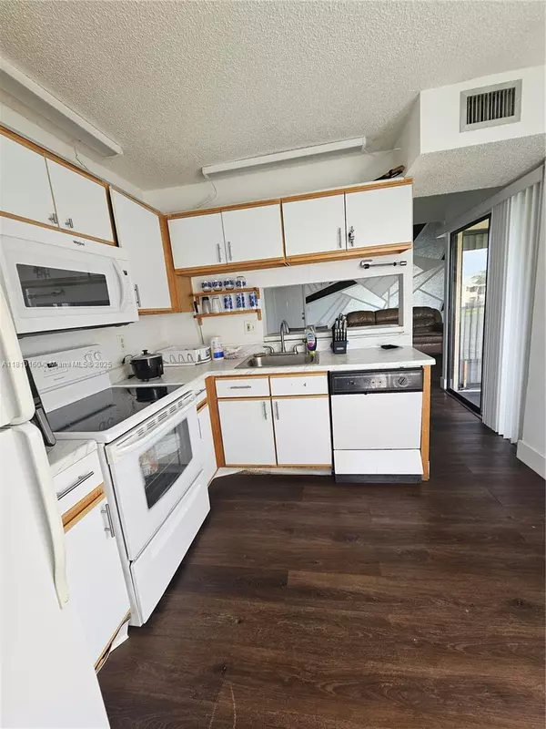 Homestead, FL 33034,1002 Adams Ave #1002E
