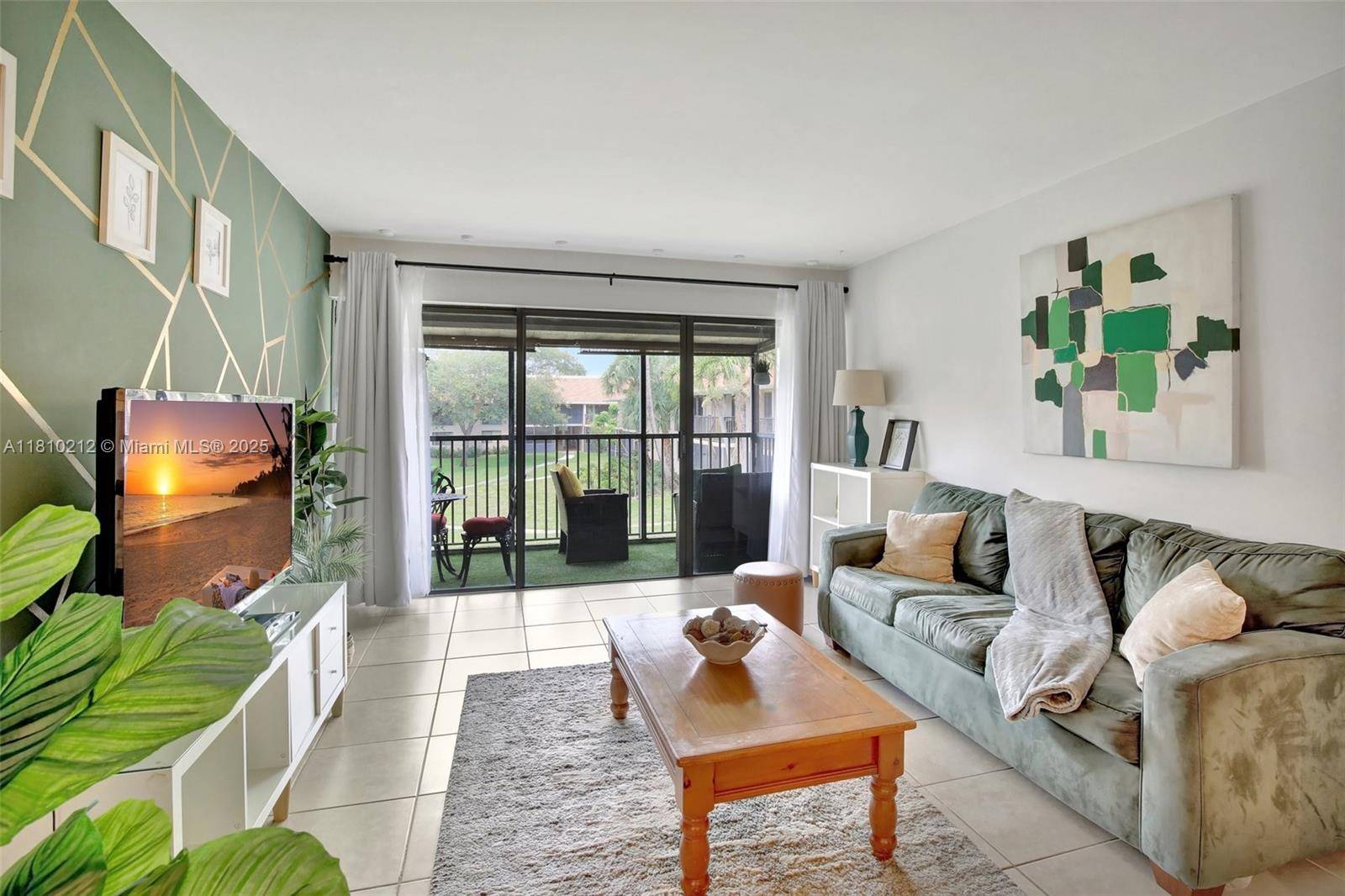 Hollywood, FL 33023,5821 Washington St #30