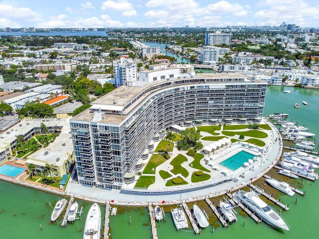 Miami Beach, FL 33141,900 Bay Dr #905