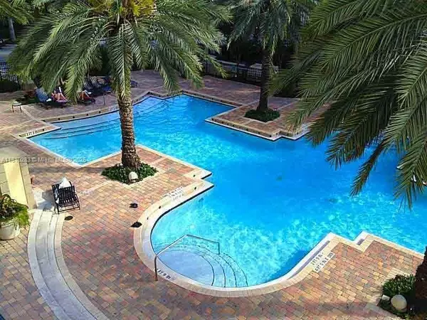 Sunny Isles Beach, FL 33160,17150 N Bay Rd #2422