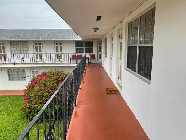 Hollywood, FL 33020,1825 Cleveland St #11