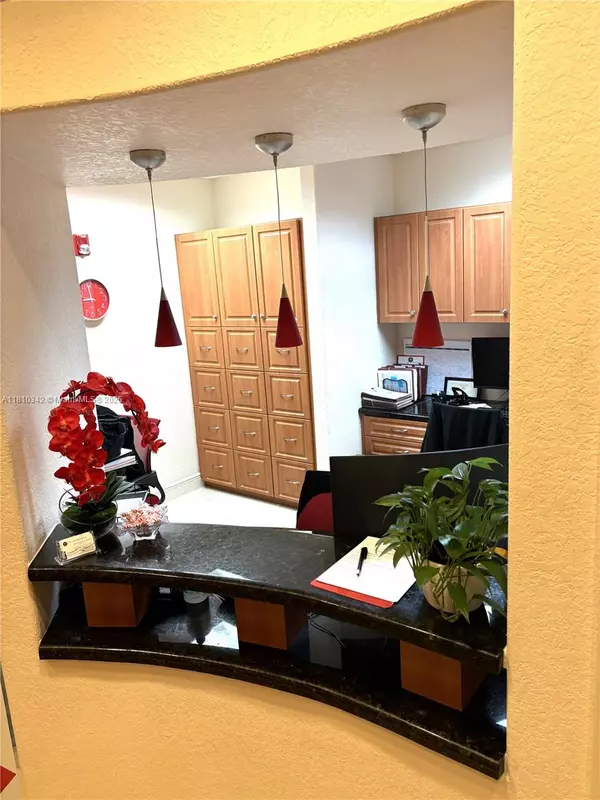 Cooper City, FL 33024,9720 Stirling Rd #104C