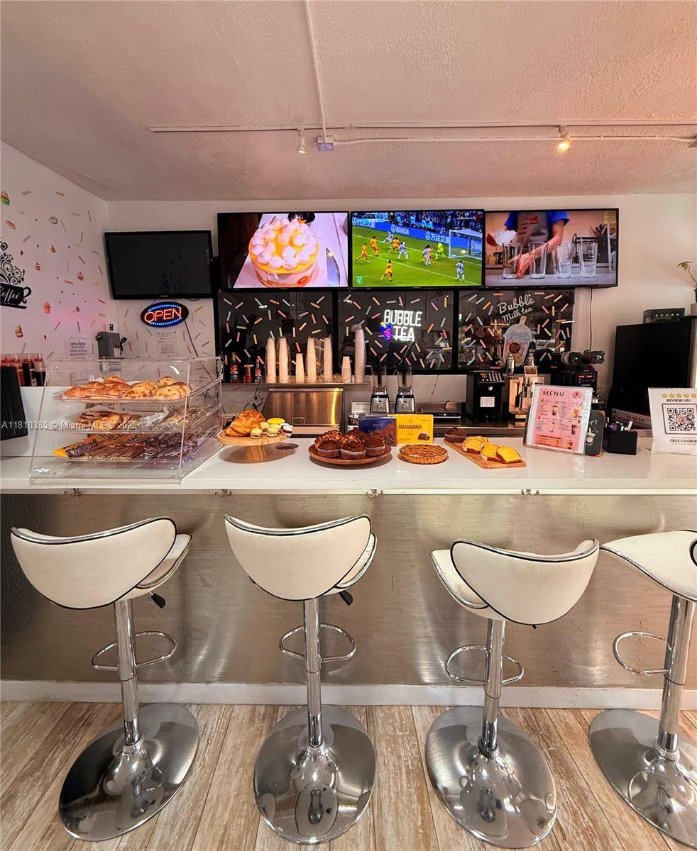 Fort Lauderdale, FL 33306,2400 E OAKLAND BLVD