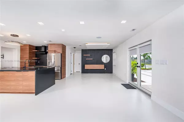 Miami, FL 33173,9431 SW 62nd St