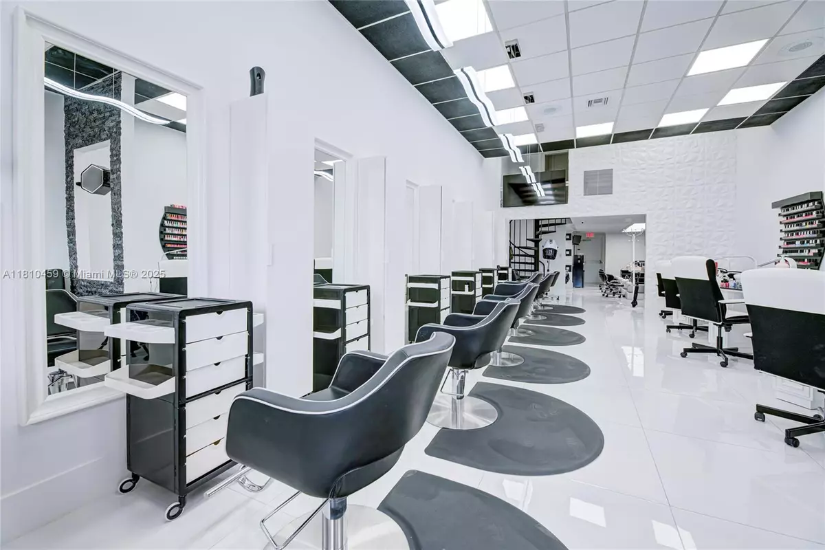Sweetwater, FL 33172,Beauty & Nail Salon For Sale In Fontainebleau