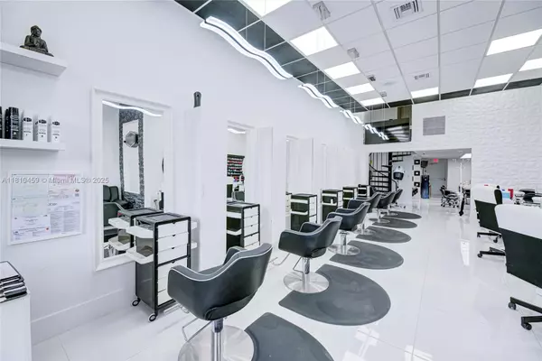 Sweetwater, FL 33172,Beauty & Nail Salon For Sale In Fontainebleau