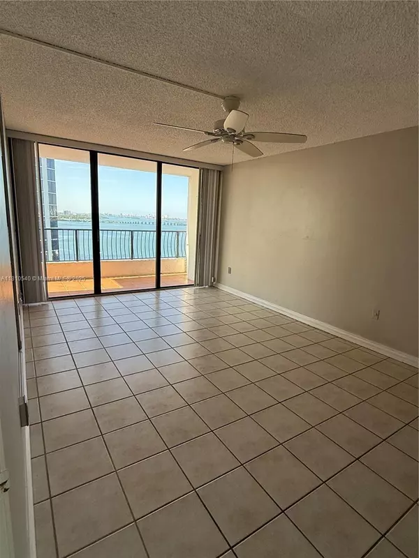 Miami, FL 33132,555 NE 15th St #25D
