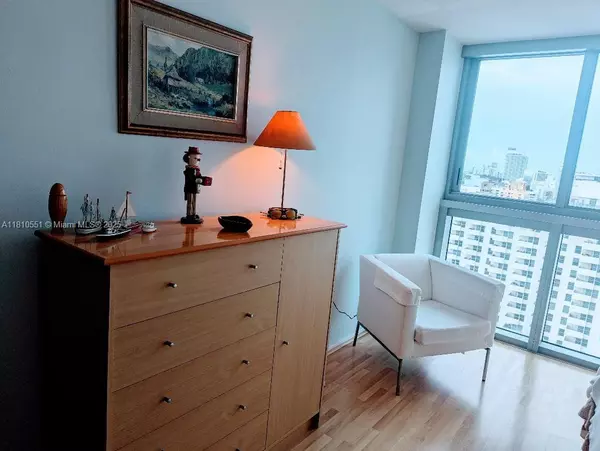 Miami Beach, FL 33140,2655 Collins Ave #2409
