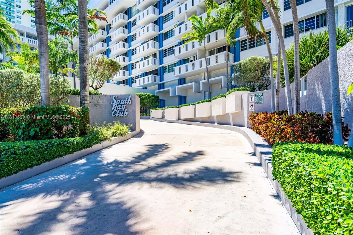 Miami Beach, FL 33139,800 West Ave #920