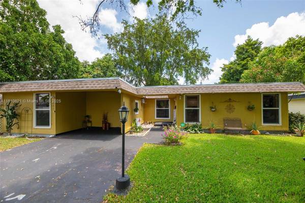 7201 NW 67th St, Tamarac, FL 33321