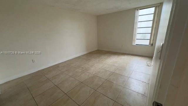 Miami, FL 33172,9686 Fontainebleau Blvd #208