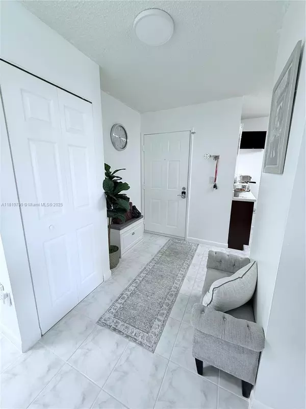 Miami, FL 33177,15741 SW 137th Ave #206