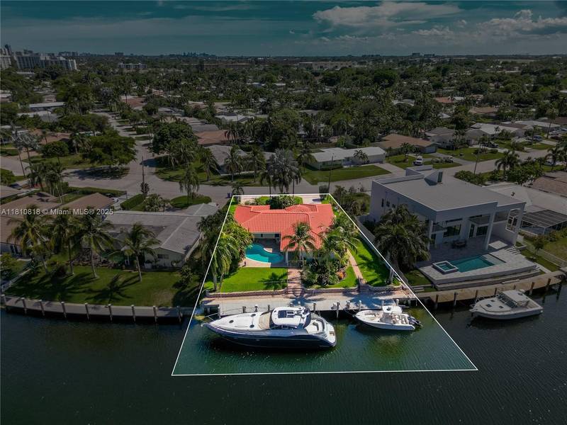 2761 NE 22nd Ct, Pompano Beach, FL 33062