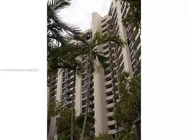 Miami, FL 33131,520 Brickell Key Dr #A811