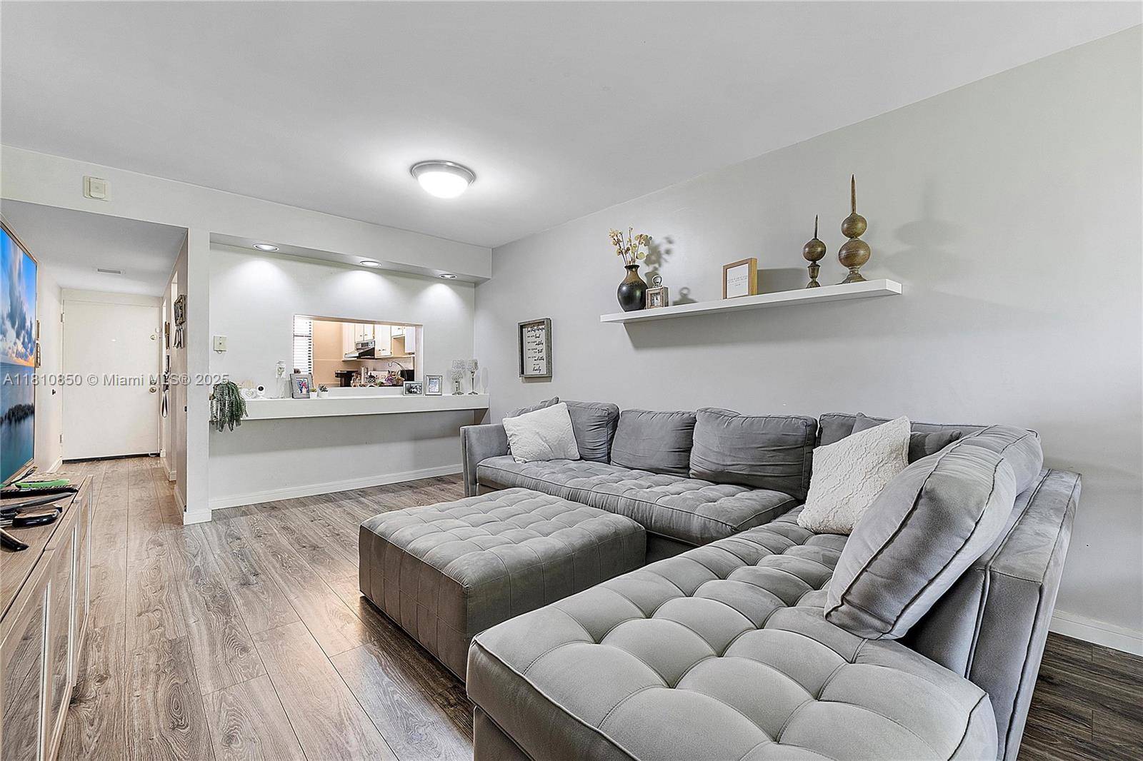 Coral Springs, FL 33065,8411 Forest Hills Dr #307