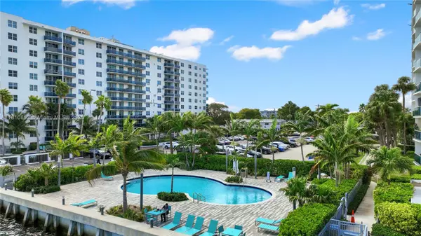 North Bay Village, FL 33141,7525 E Treasure Dr #213