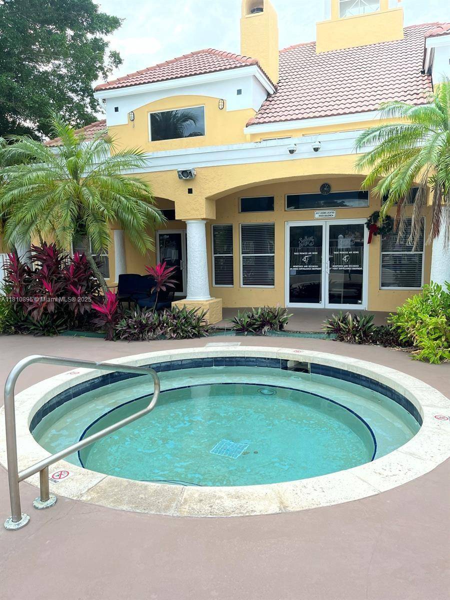Oakland Park, FL 33309,2425 NW 33rd St #1311