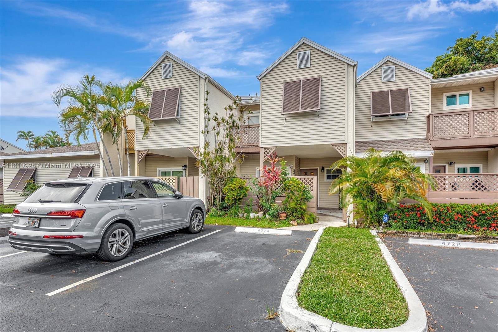 4724 S Hemingway Cir, Margate, FL 33063