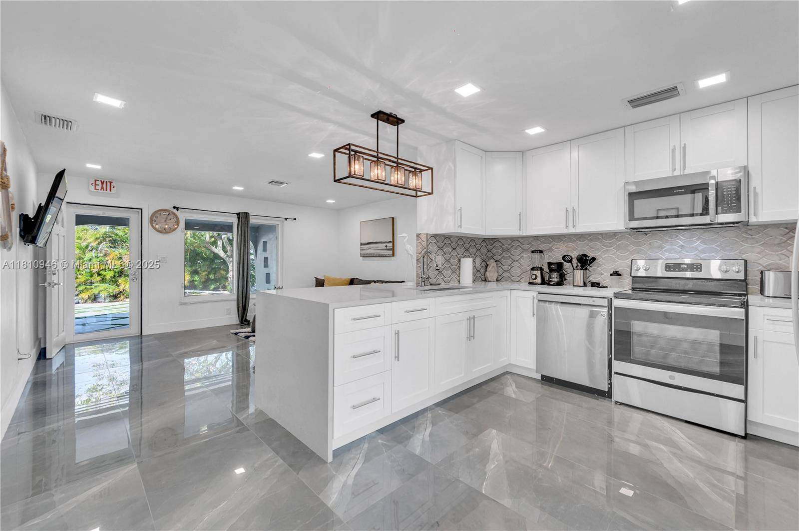 Dania Beach, FL 33312,3472 SW 44th St