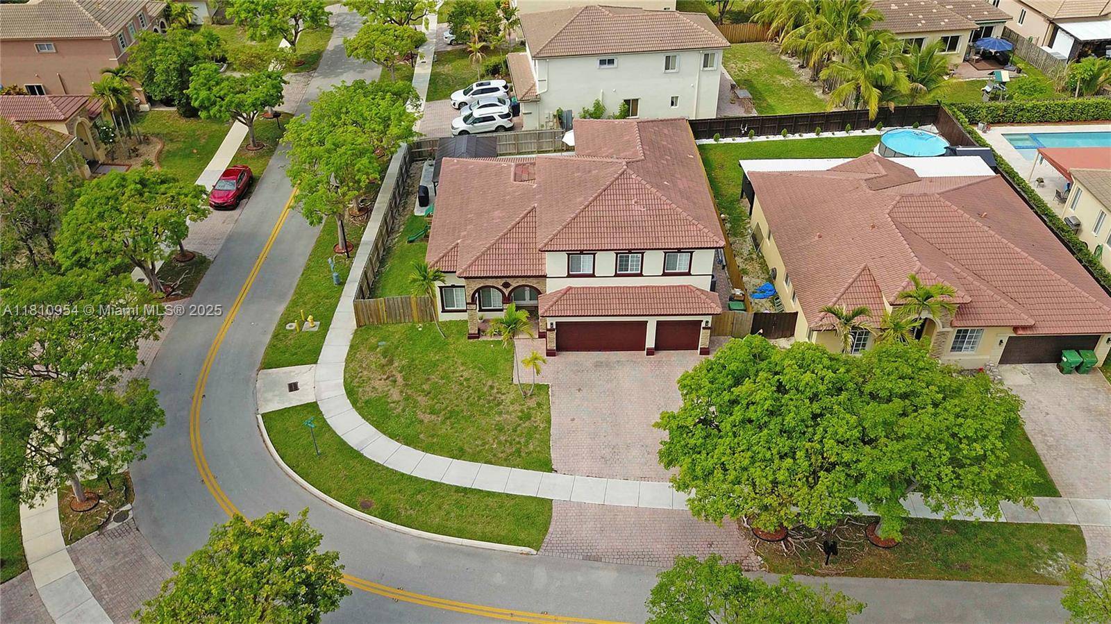 9402 SW 218th Ln, Cutler Bay, FL 33190