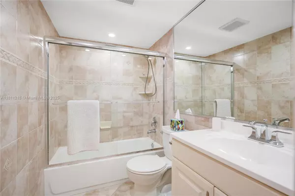 Hallandale Beach, FL 33009,401 Golden Isles Dr #302