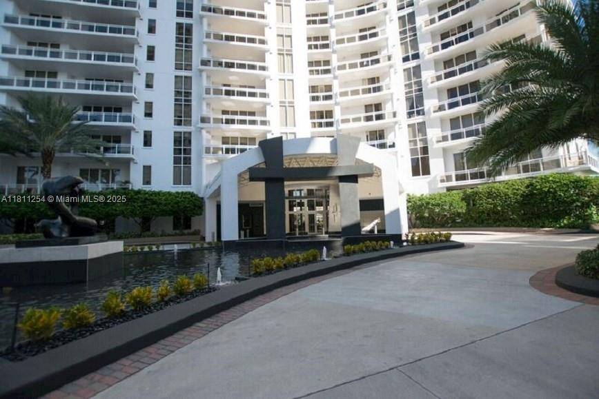 Miami, FL 33131,901 Brickell Key Blvd #2701