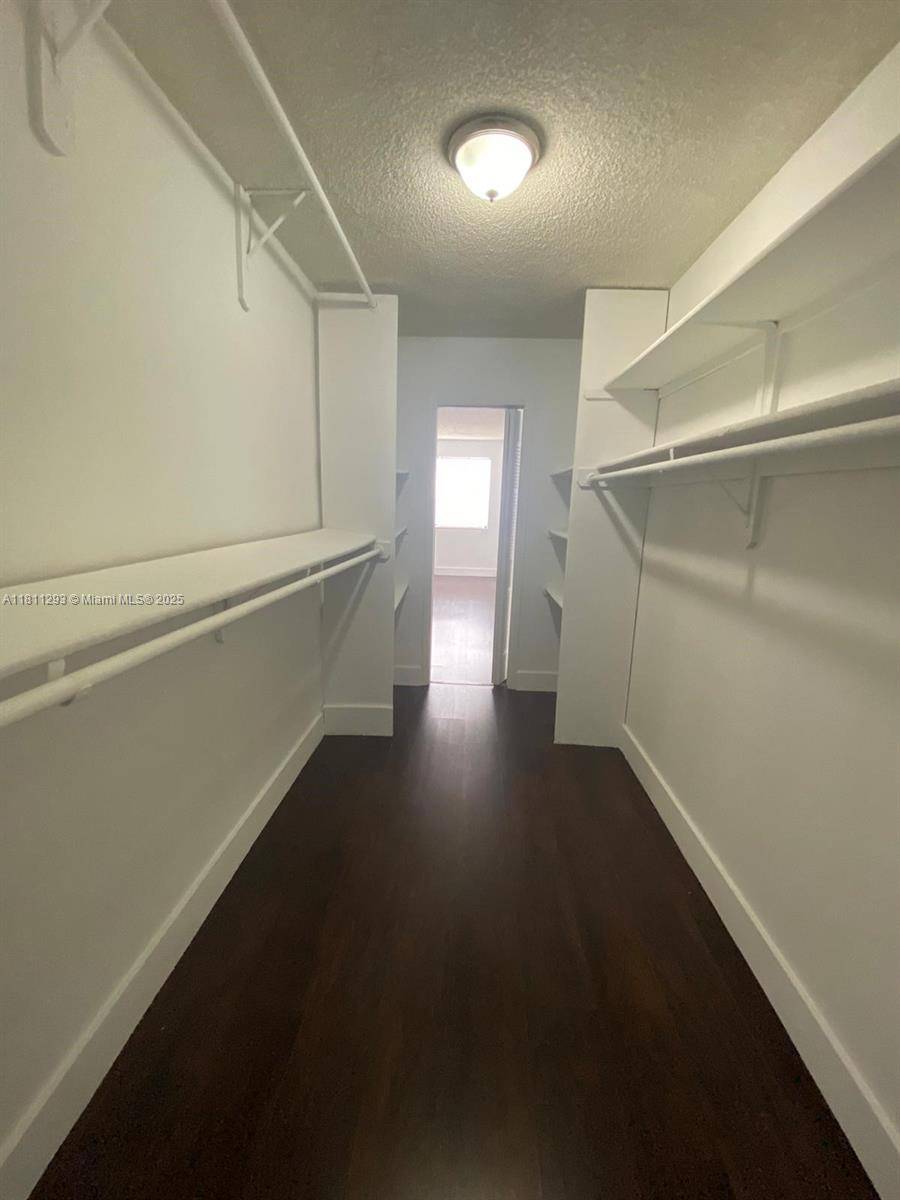 Hialeah, FL 33015,6960 Miami Gardens Dr #2-523