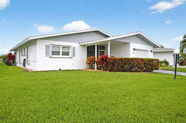 West Palm Beach, FL 33417,3810 Rowena Cir