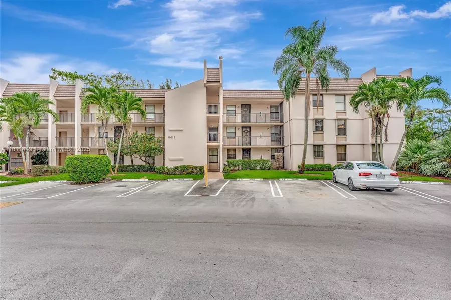 8411 Forest Hills Dr #208, Coral Springs, FL 33065