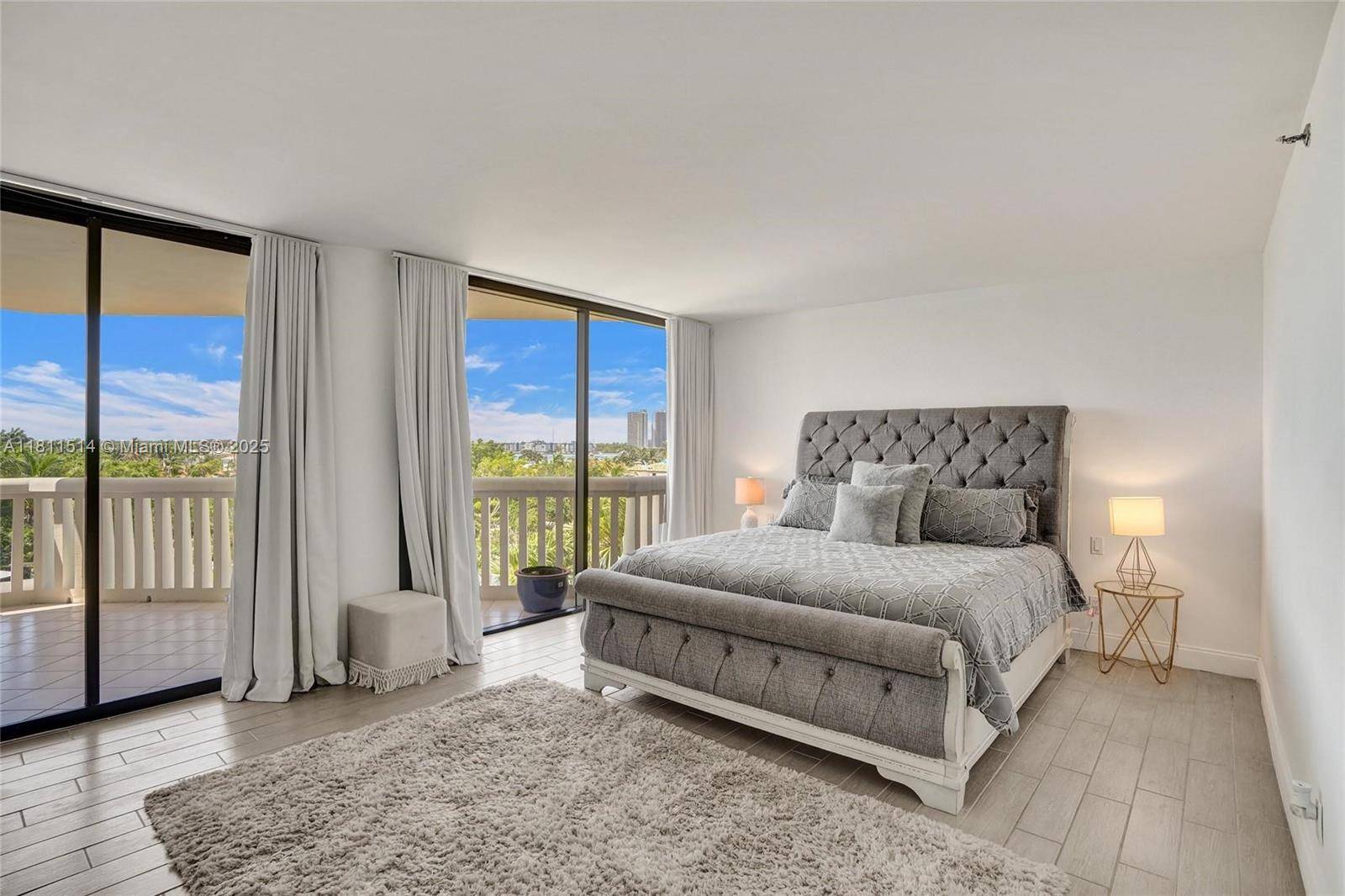 Aventura, FL 33160,1000 E Island Blvd #503