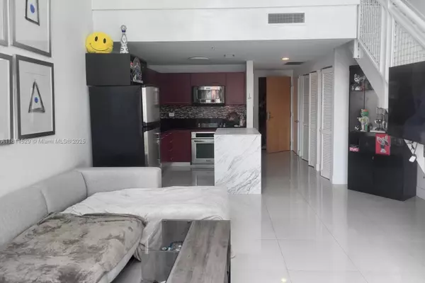 Miami, FL 33132,244 Biscayne Blvd #644