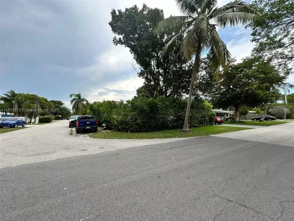 901 NE 16th Ct, Fort Lauderdale, FL 33305