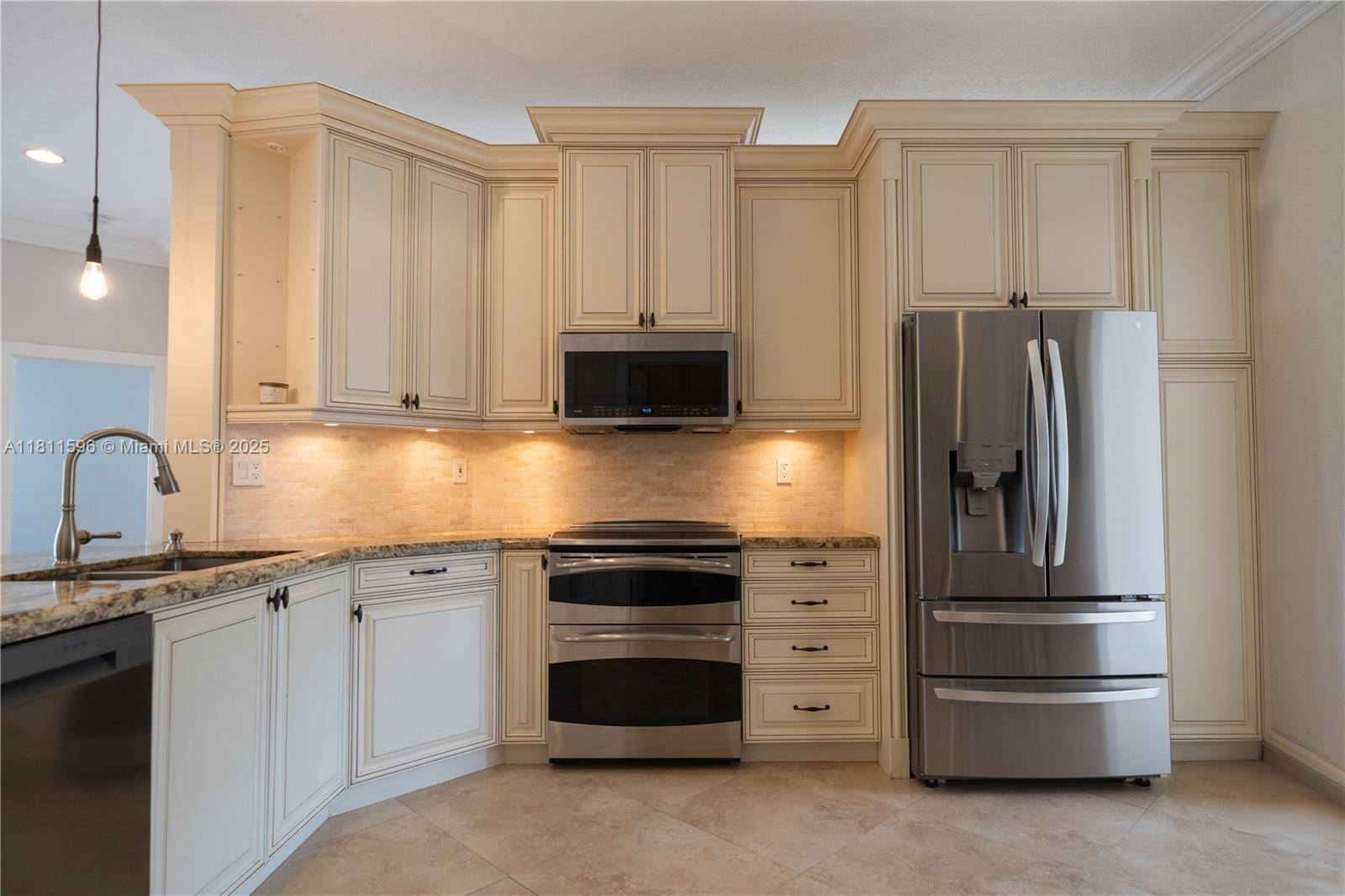 16404 Diamond Place, Weston, FL 33331