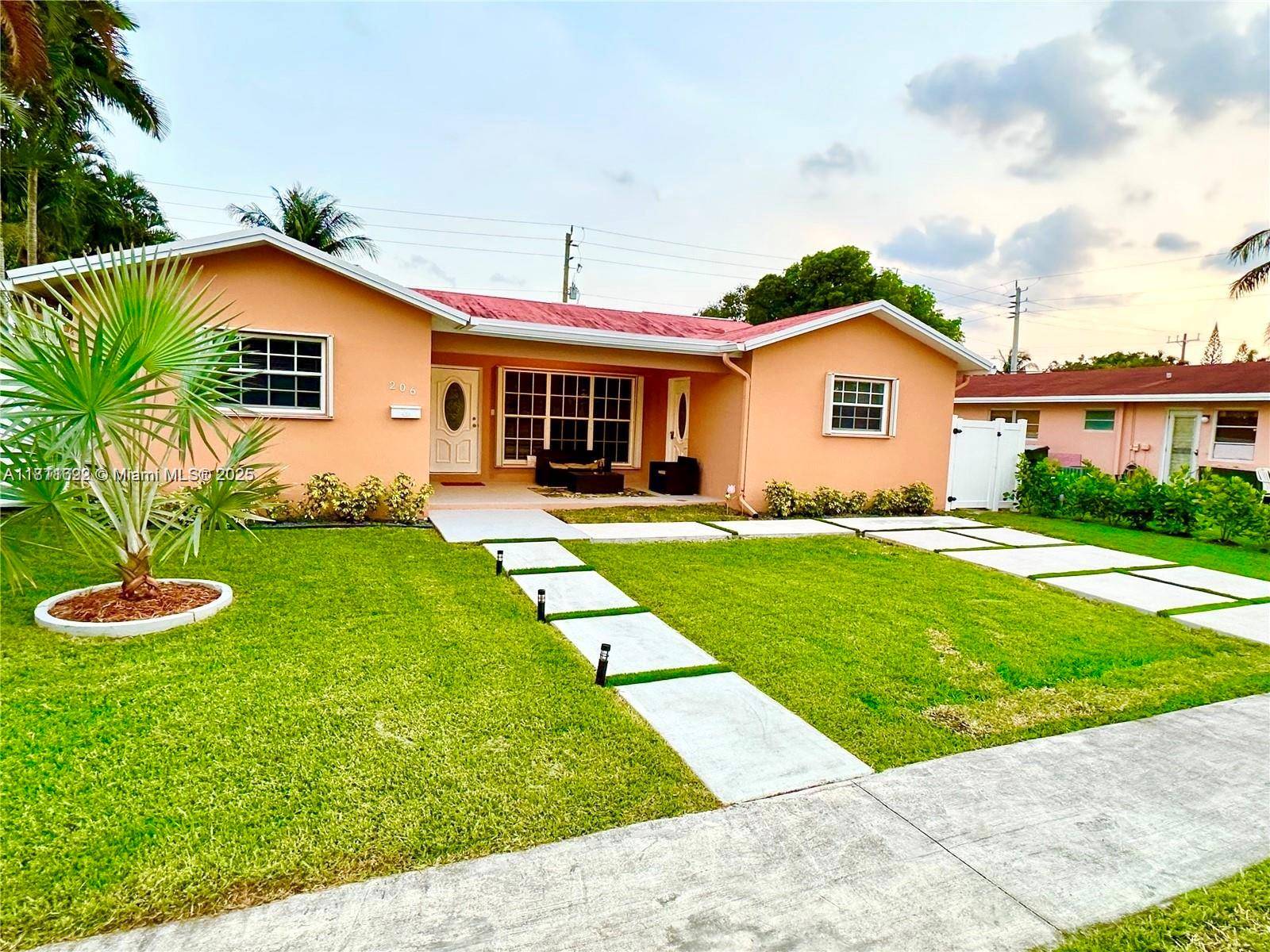 Dania Beach, FL 33004,206 SE 3rd Pl