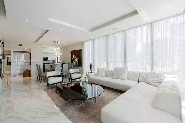 1010 Brickell Ave #1501, Miami, FL 33131