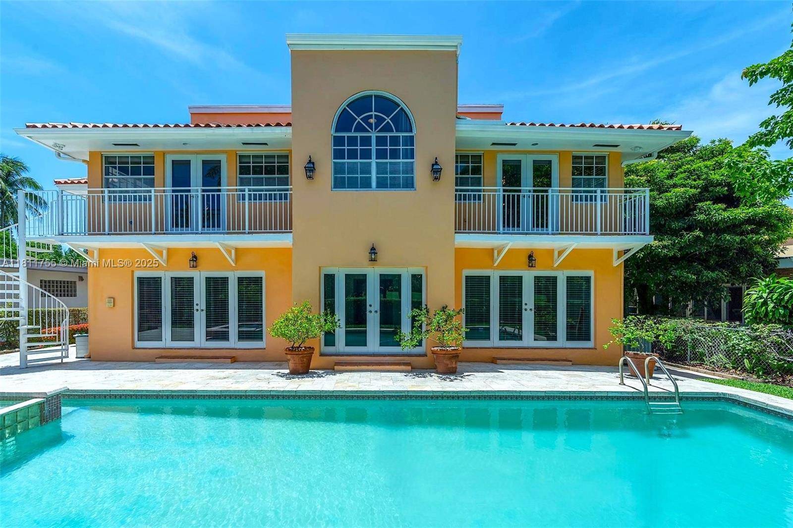 Miami Beach, FL 33140,5309 Alton Rd