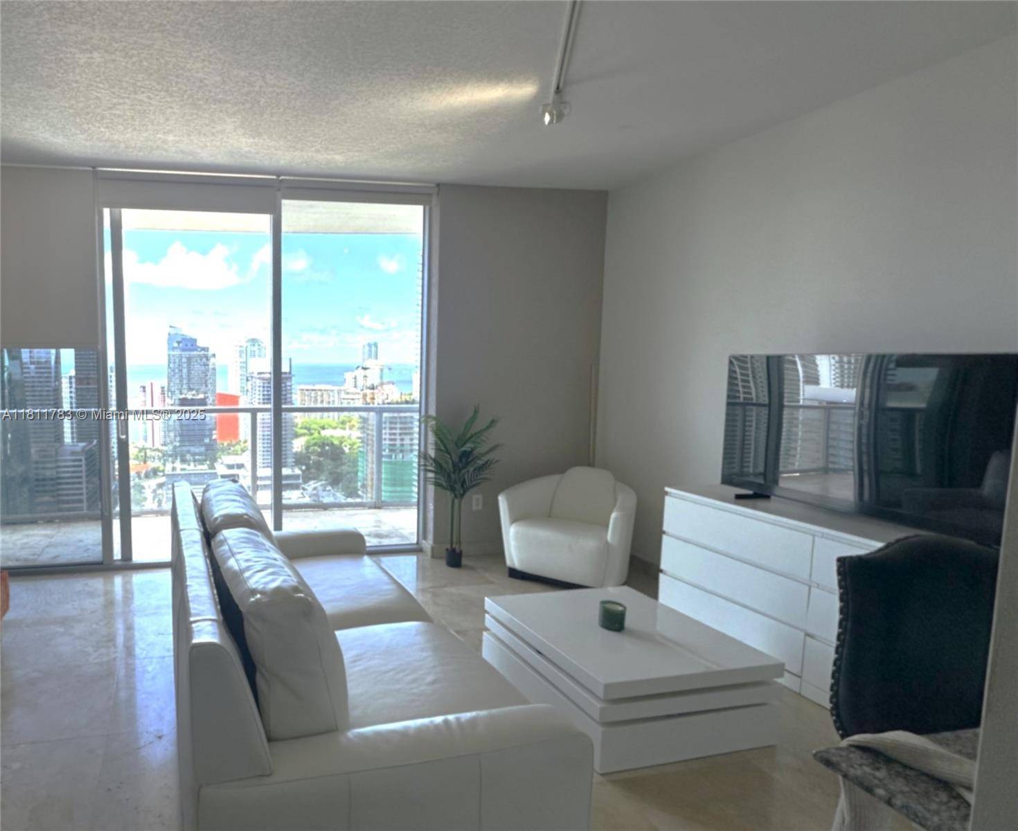Miami, FL 33131,1060 Brickell Ave #3909