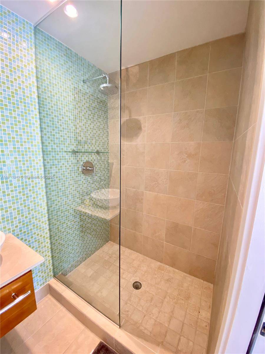 South Miami, FL 33143,6625 SW 61st St