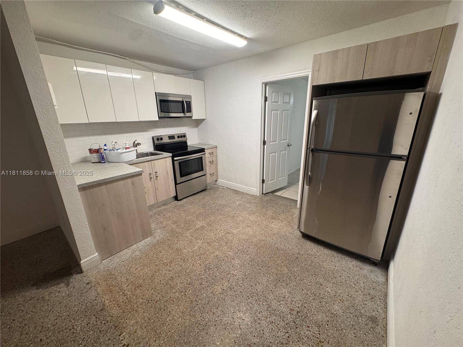 North Miami Beach, FL 33160,Address not disclosed