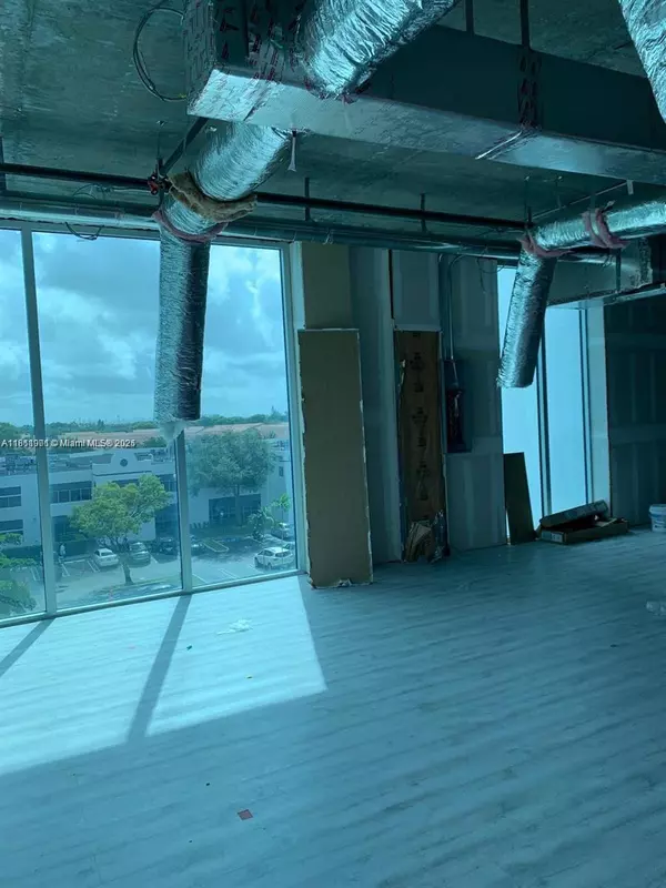 Doral, FL 33172,10450 NW 33rd St #309