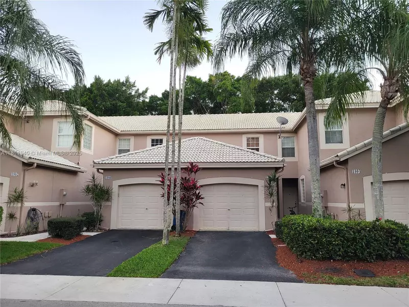 1990 Madeira Dr, Weston, FL 33327