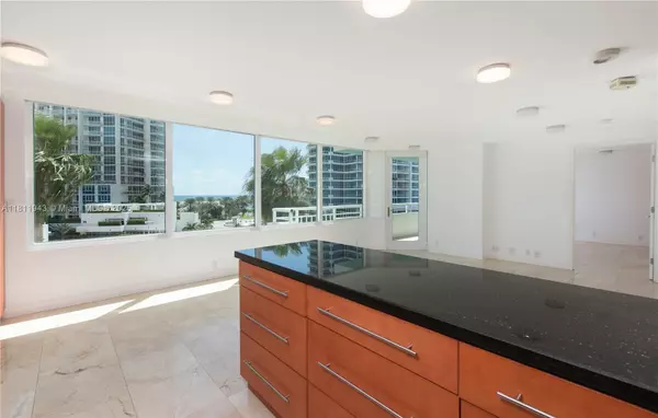 Miami Beach, FL 33139,400 S Pointe Dr #606