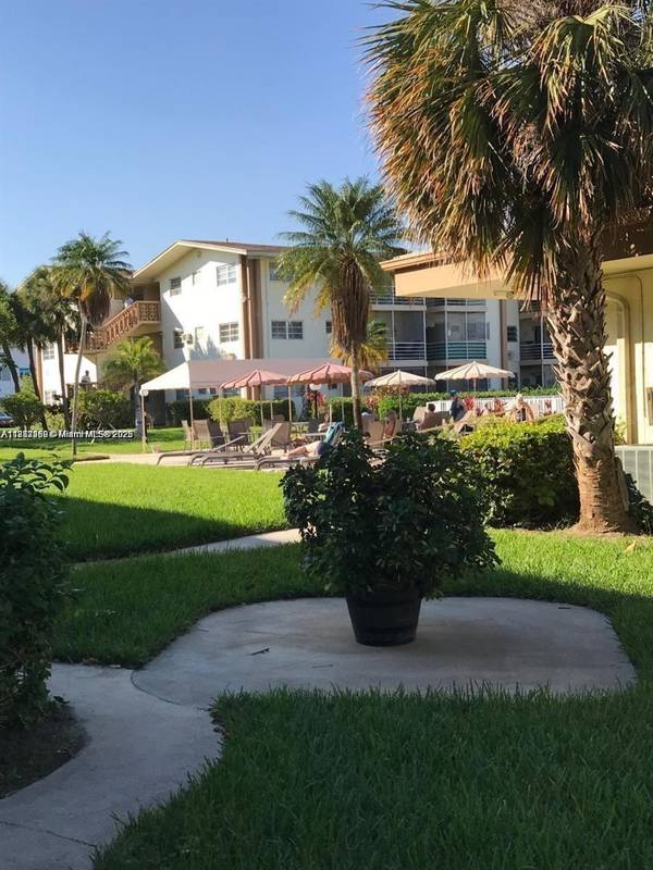 Miami, FL 33162,1395 NE 167th St #102