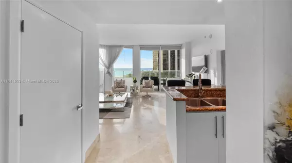 Miami Beach, FL 33141,6515 Collins Ave #605