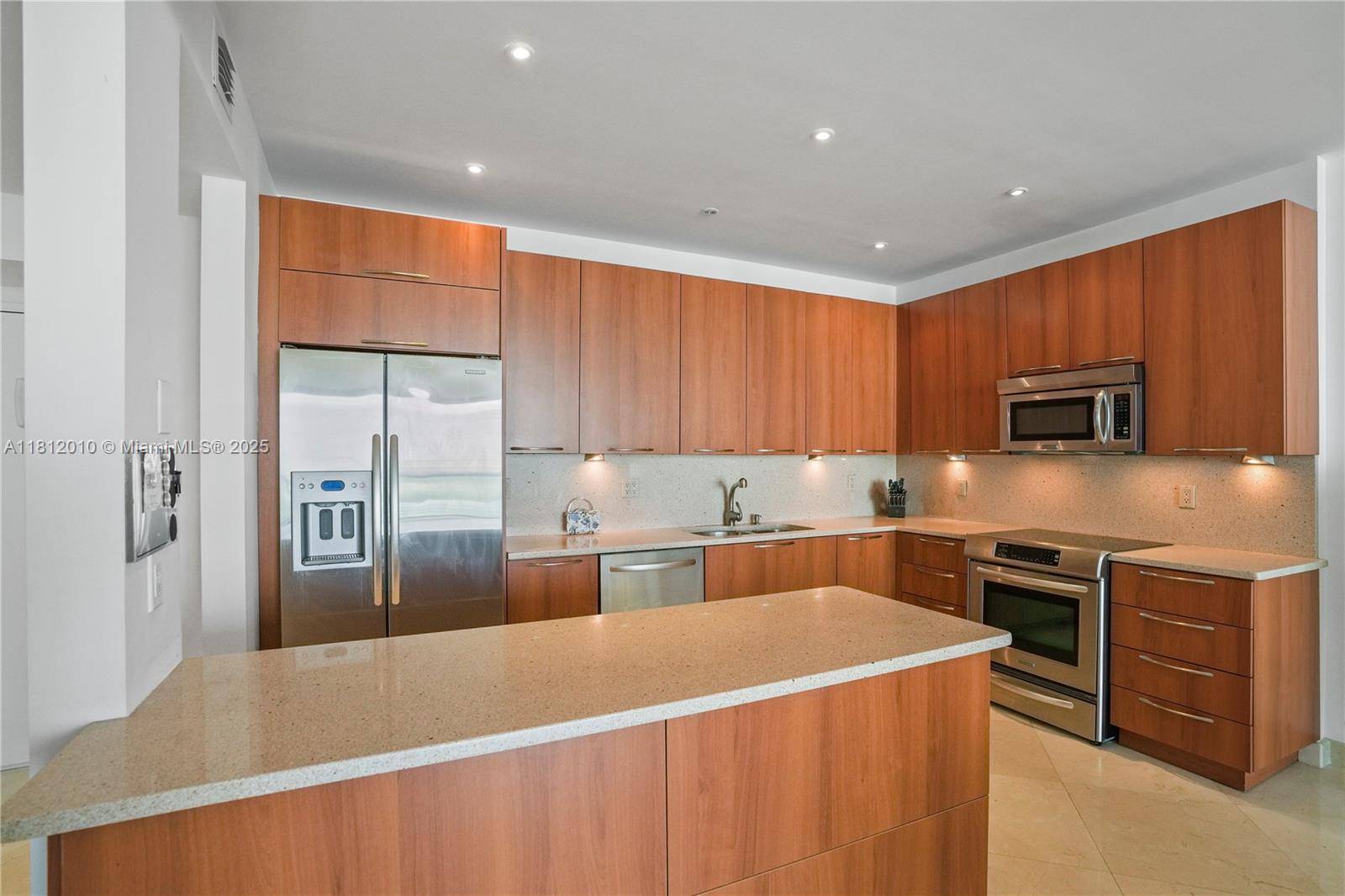 Sunny Isles Beach, FL 33160,19370 Collins Ave #PH-24