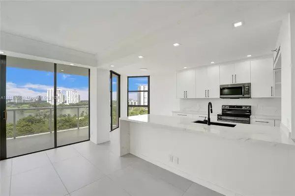 20281 E Country Club Dr #811, Aventura, FL 33180