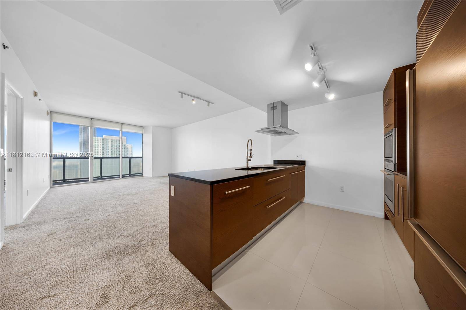 Miami, FL 33131,495 Brickell Ave #4609
